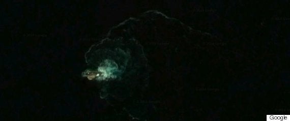 まるで人魂 謎の深海魚 ソコオクメウオ 初めて撮影成功 動画 ハフポスト