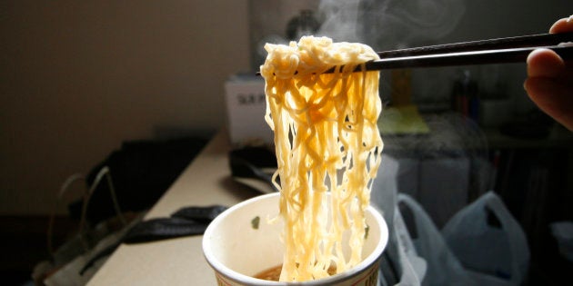 カップ麺の賞味期限、延長へ 狙いは
