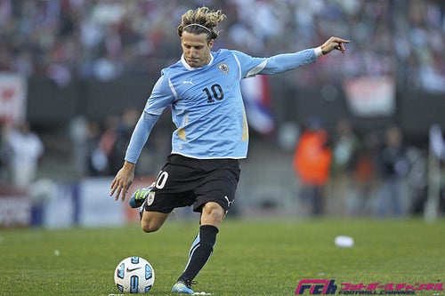 フォルランがセレッソに与えるいい刺激。山口蛍「簡単にポジション渡さ