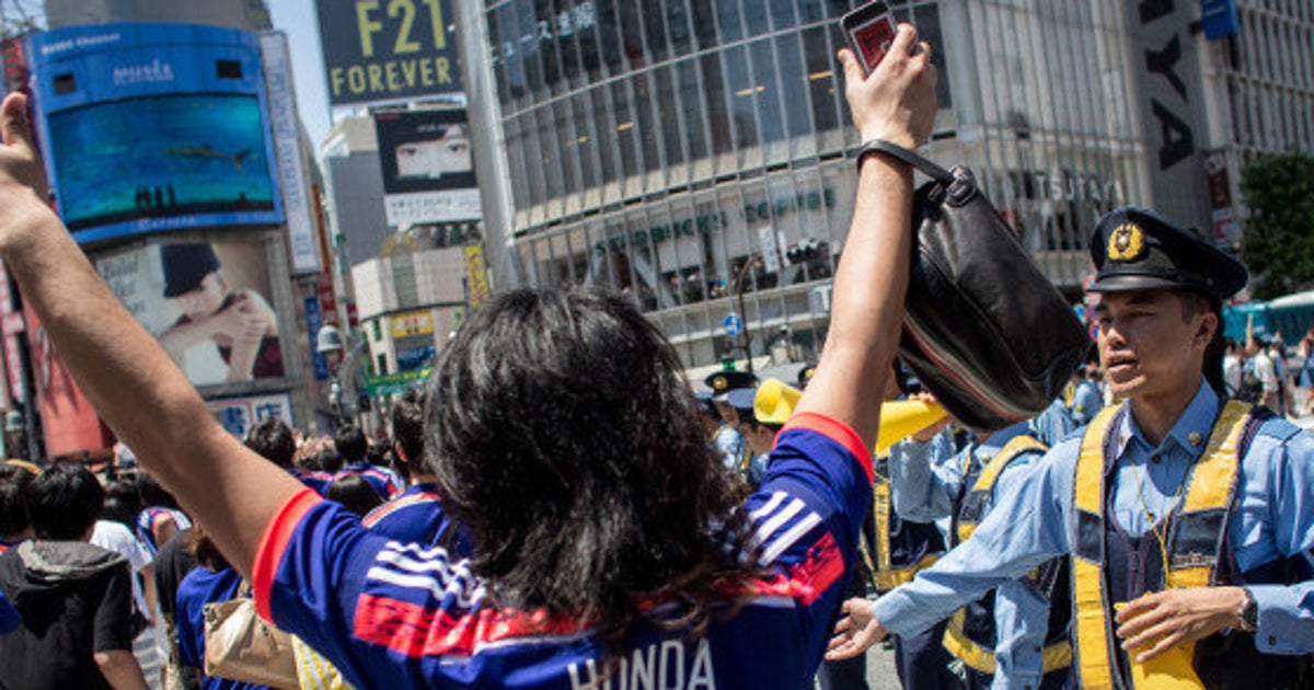 ワールドカップ 日本敗戦も渋谷はハイタッチで大興奮 動画 画像 ハフポスト