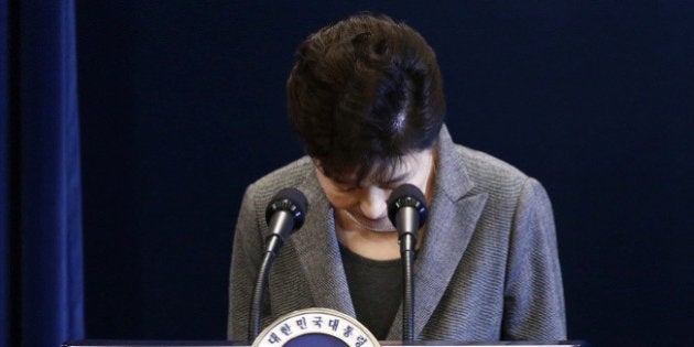 South Korean President Park Geun-Hye bows during an address to the nation, at the presidential Blue House in Seoul, South Korea, 29 November 2016. REUTERS/Jeon Heon-Kyun/Pool