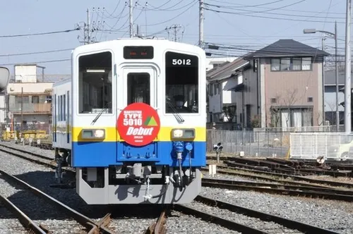 関東鉄道常総線の新型車両、キハ5010形登場！！ | ハフポスト NEWS