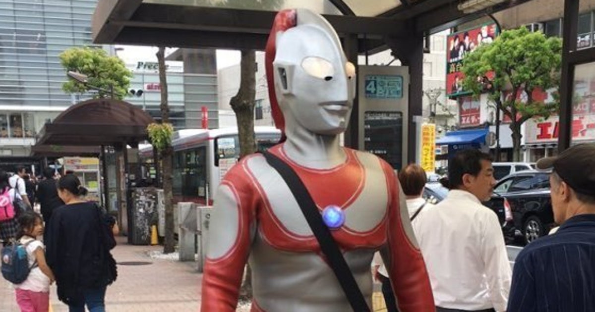 ウルトラマン 山手線に乗ろうとして駅員に止められる 円谷プロのコメントは ハフポスト