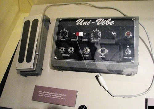 希少エフェクター KORG NUVIBE uni-vibe Korg Nuvibe Review - Premier Guitar