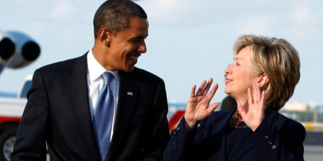 US Democratic presidential nominee Senator Barack Obama (D-IL) and Senator Hillary Clinton (D-NY) step off the campaign plane in Orlando, Florida, October 20, 2008. REUTERS/Jim Young (UNITED STATES) US PRESIDENTIAL ELECTION CAMPAIGN 2008 (USA)