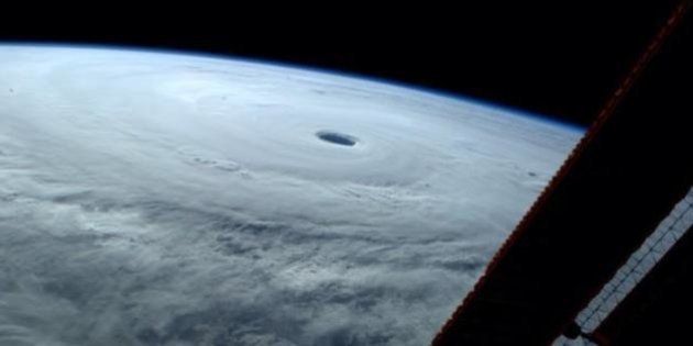 台風19号、宇宙から見たらわかる、その最強っぷり（画像 ...