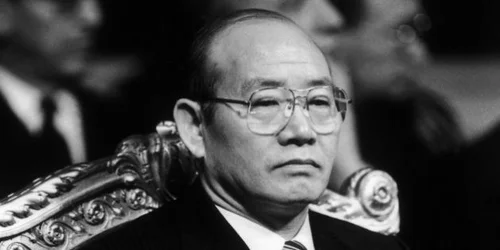 大韓民国大統領　 全斗煥 金メッキ　1984年　金ではありません。 2025年最新】全斗煥の人気アイテム - メルカリ