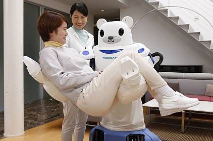 理研、クマ型介護ロボット「ROBEAR」を発表 | ハフポスト NEWS