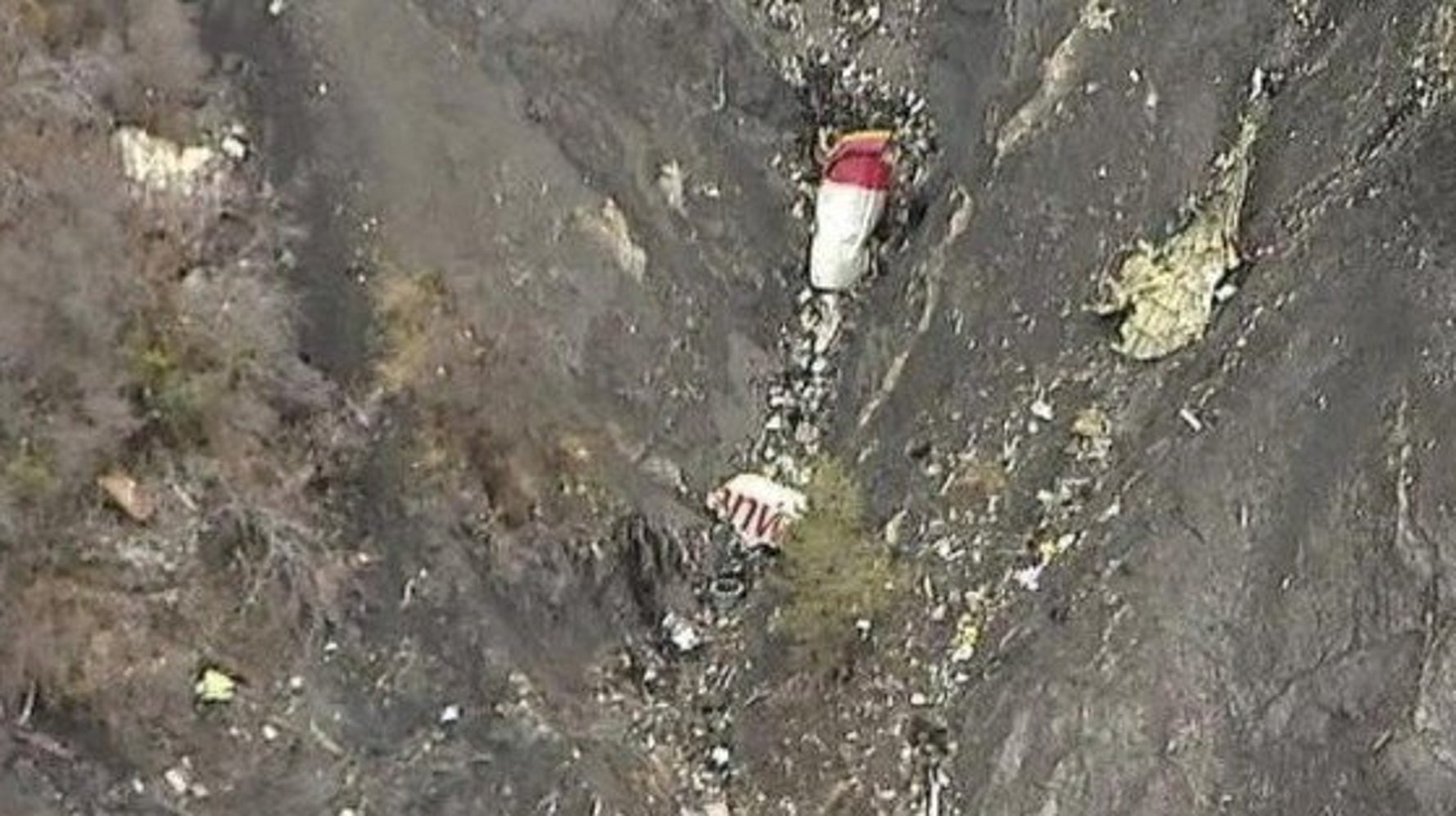 ジャーマンウィングス機墜落で150人死亡 ブラックボックス発見 ハフポスト News