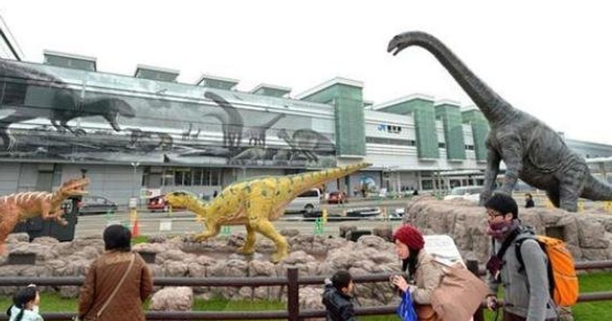 福井駅前がジュラシック パークに 原寸大の恐竜が出現した理由とは ハフポスト