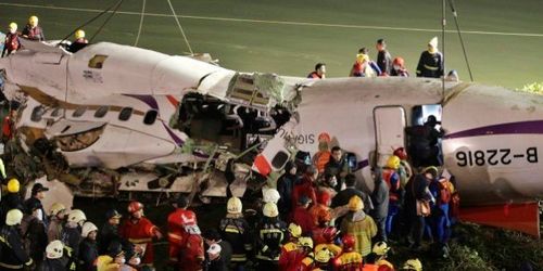 台湾の墜落事故で死者31人に トランスアジア航空機【画像】 | ハフポスト NEWS