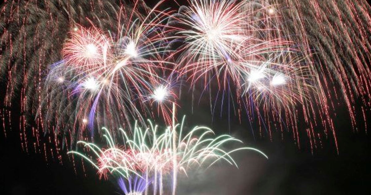 冬の花火は美しい マニラの空に日本の職人芸が煌めく 画像 ハフポスト