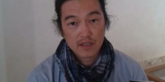 ALEPPO, SYRIA - JANUARY 29 : A frame grab taken from a footage on October 24, 2014, shows Japanese journalist Kenji Goto Jogo, one of two Japanese hostages captured by Islamic State of Iraq and Levant (ISIL), gives an interview in northern Mari district of Aleppo, Syria. (Photo by Huseyin Nasir / Anadolu Agency /Getty Images)
