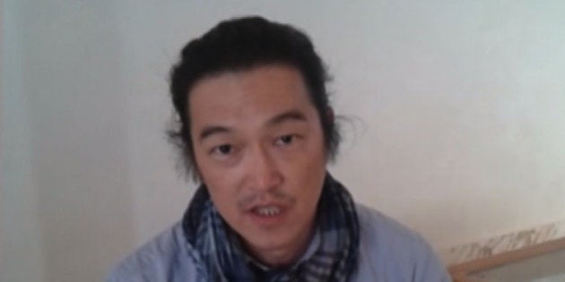 ALEPPO, SYRIA - JANUARY 29 : A frame grab taken from a footage on October 24, 2014, shows Japanese journalist Kenji Goto Jogo, one of two Japanese hostages captured by Islamic State of Iraq and Levant (ISIL), gives an interview in northern Mari district of Aleppo, Syria. (Photo by Huseyin Nasir / Anadolu Agency /Getty Images)