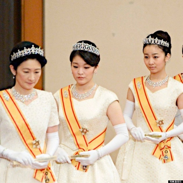 佳子さま ティアラ姿で初めて 新年祝賀の儀 に出席 画像 ハフポスト