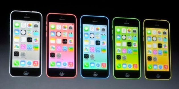 iPhone 5c 16時から予約開始 一部ショップは整理券配布