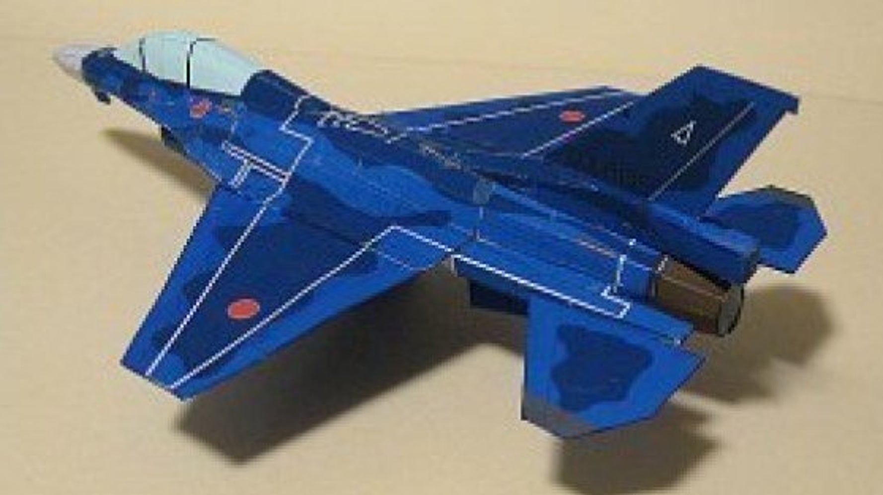 ブルーインパルス 政府専用機が3d紙飛行機に 自衛隊がネットで配布 ハフポスト News