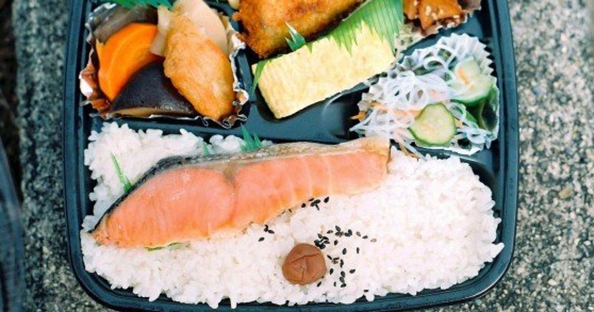 鮭弁当」、ニジマス使用でもOK 消費者庁が景表法ガイドライン策定