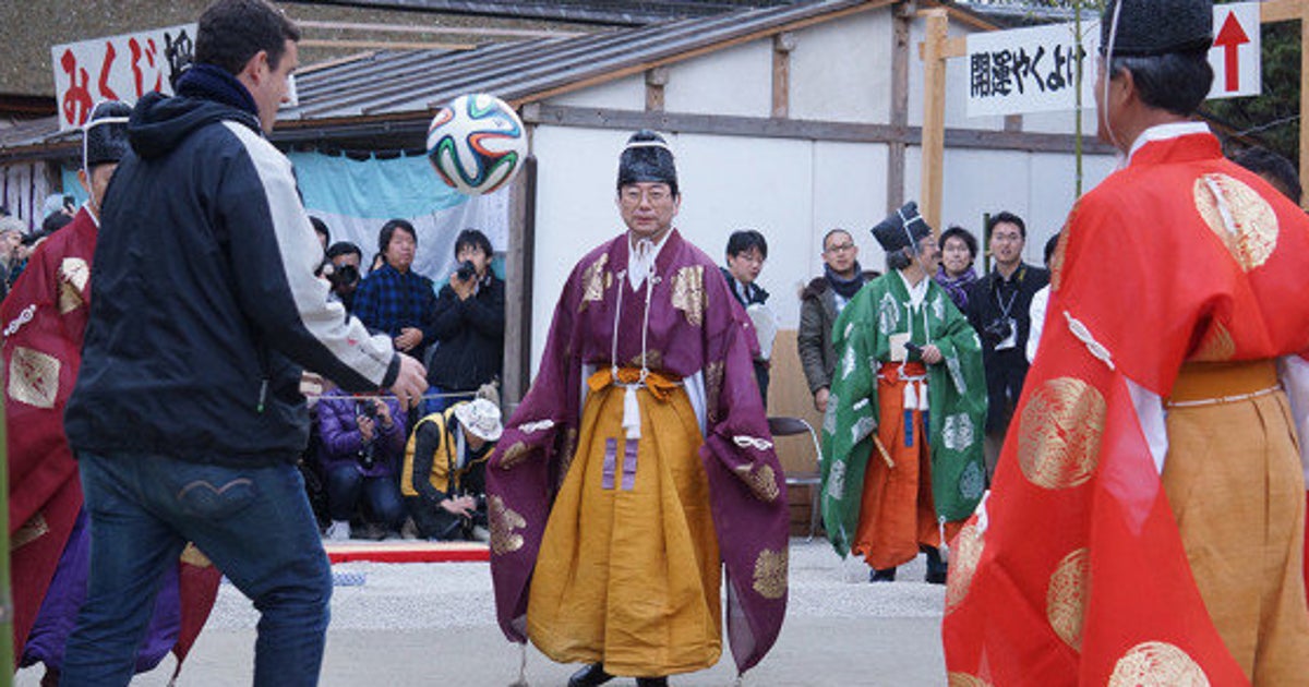 蹴鞠はじめ 京都 下鴨神社の新春恒例行事にブラジルから飛び入り参加 ハフポスト