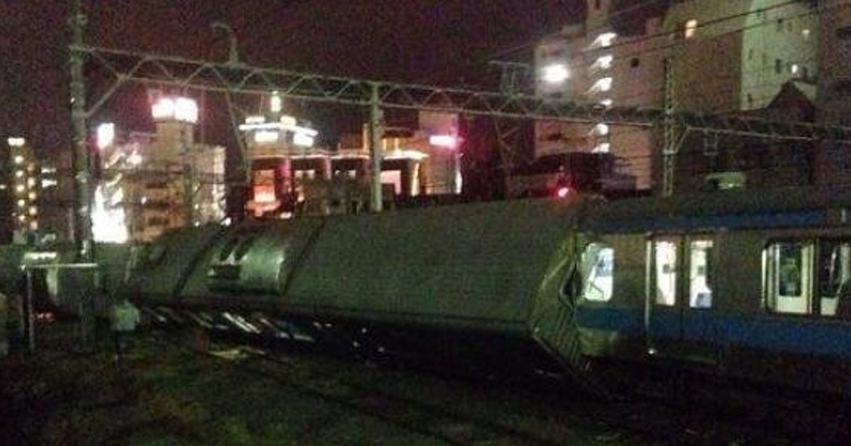 京浜東北線で脱線事故 Jr川崎駅で回送車両が横転 乗員2人負傷 ハフポスト