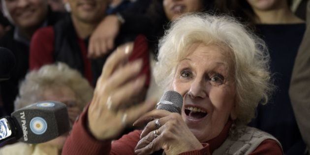 軍政下で不明の孫、36年ぶりに生存確認　祖母の執念成就　アルゼンチン