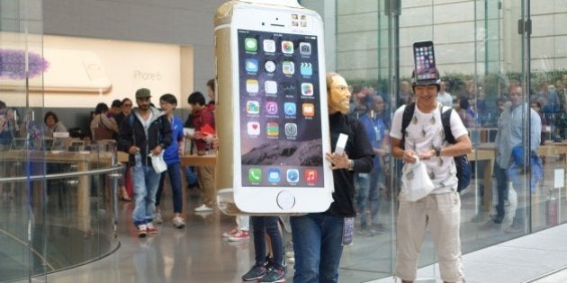 Iphone 6 Iphone 6 Plus 発売に行列1キロ Simフリー版販売の影響は ハフポスト