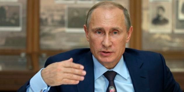 プーチン氏の訪日、「総合的に判断」と菅義偉官房長官 ロシア外相は「訪日に変更ない」