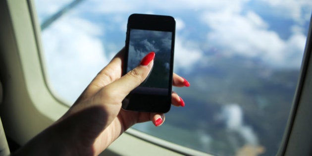 旅客機内のスマホ解禁 9月1日から離着陸時も 機内モード でok ハフポスト 旅客機内のスマホ解禁 9月1日から離着陸時も 機内モード でok ハフポスト