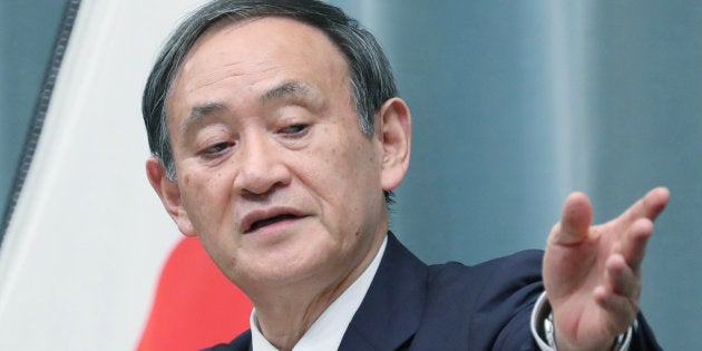 記者会見する菅義偉官房長官＝1月24日、首相官邸 