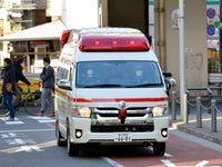 救急車内の自撮り Sns投稿に医者が苦言 映えスポットじゃない 消防庁 禁止規定はない けど ハフポスト 救急車内の自撮り Sns投稿に医者が苦言 映えスポットじゃない 消防庁 禁止規定はない けど ハフポスト