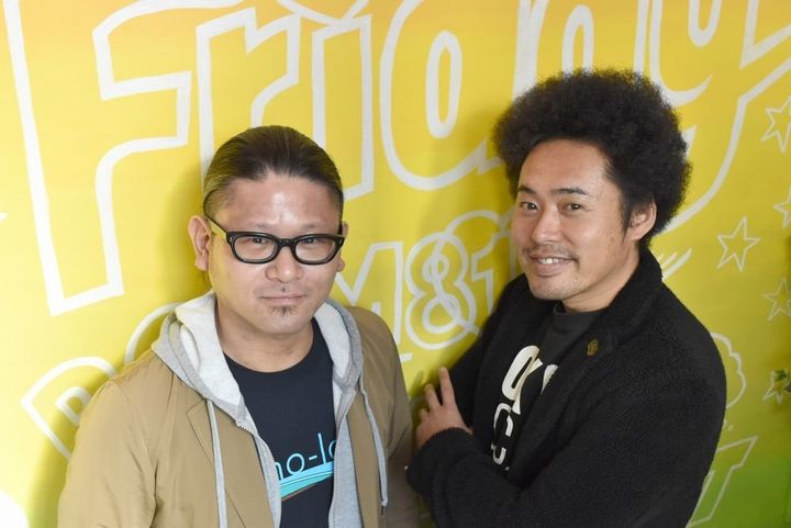 アカペラグループINSPi（インスピ）のリーダー、杉田篤史さん（左）と「TOKYO L.O.C.A.L」代表理事の丸山慎二郎さん（右）