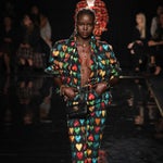 Η πρόσφυγας που έγινε ένα από τα πιο ακριβοπληρωμένα μοντέλα στον