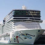 Ατζαμής καπετάνιος: Κρουαζιερόπλοιο από τη Νορβηγία τσακίζει αποβάθρα στο Πουέρτο