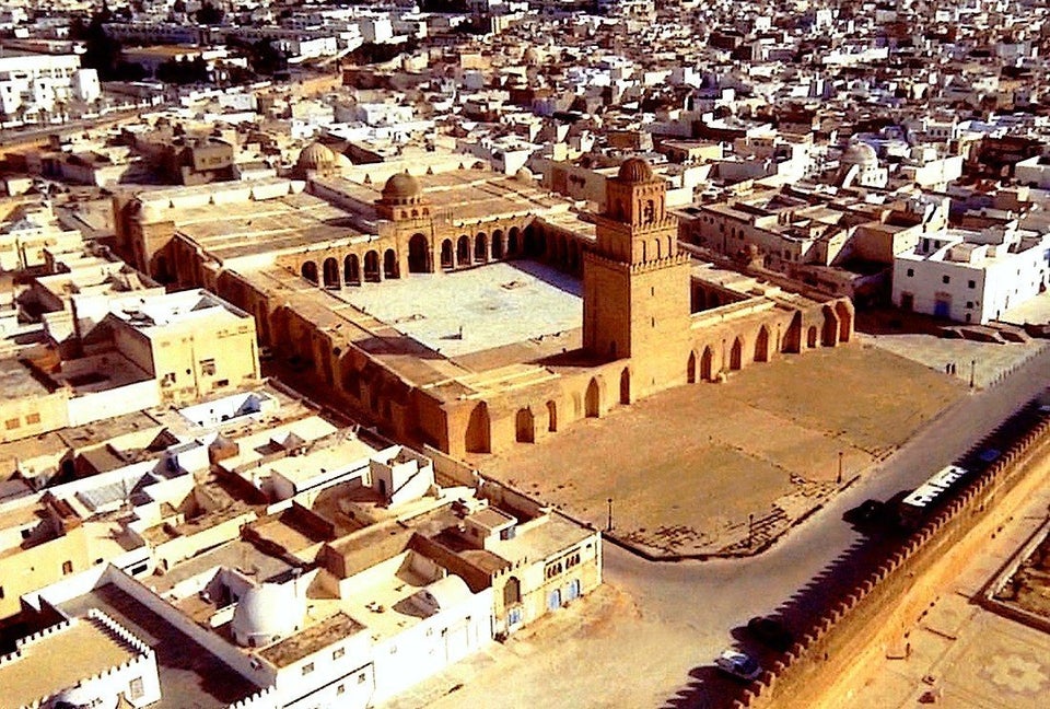 Vue aérienne de la Grande Mosquée de Kairouan. Située au centre de la Tunisie, Kairouan...