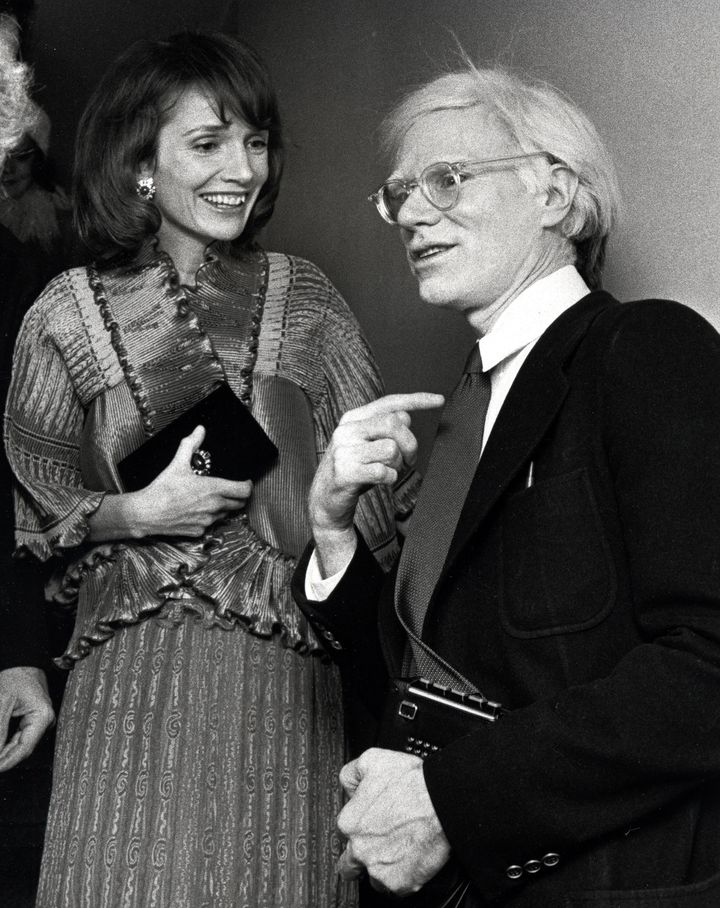 Με τον 'Αντι Γουόρχολ, Μουσείο Μετροπόλιταν, Νέα Υόρκη, 1975. 