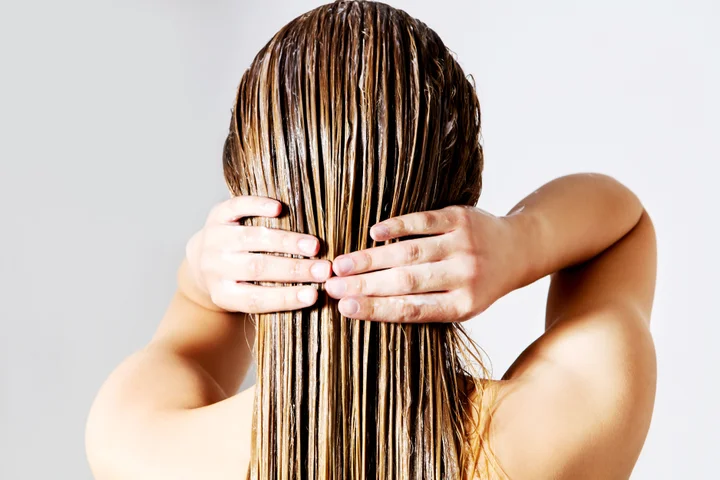The Best Way To Use Hair Oil According To Experts Huffpost Life