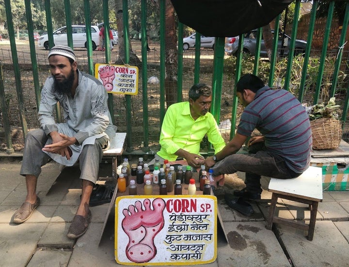 Mukesh Ratan Utkar treats Kamlesh as Mohammad Moin waits for his turn.