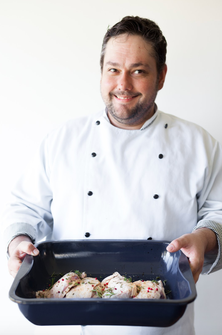 Autodidata, Leônidas Neto chamou atenção do chef dinamarquês SImon Lau.