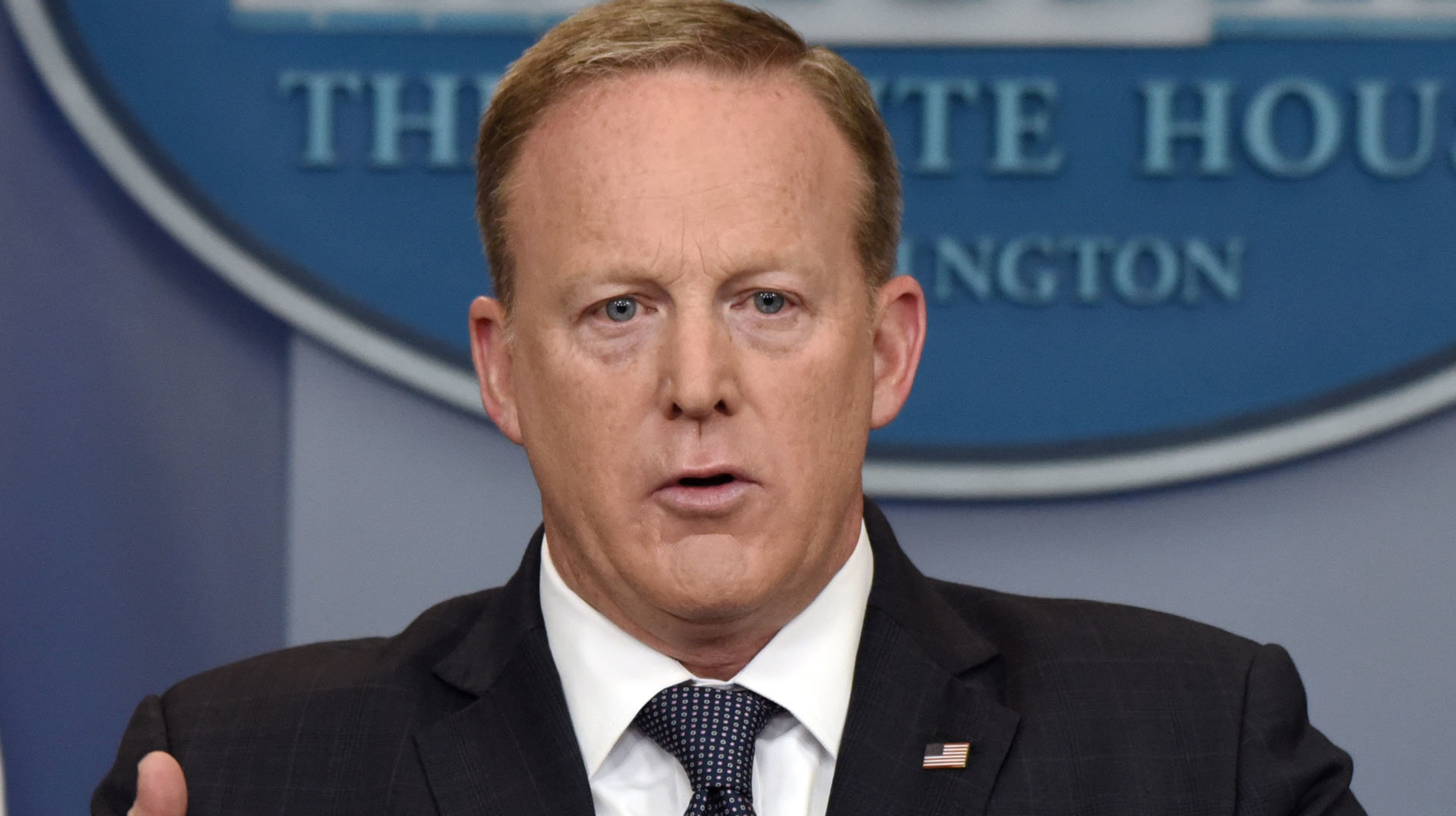 Sean Spicer Is Now A Journalist And Folks On Twitter Are Furious   5c6f7fc82500003502c88ee8 