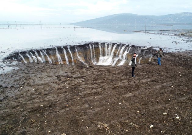 Τουρκία: Γιγάντιες καταβόθρες ανοίγουν η μία μετά την άλλη σε διαφορετικές περιοχές