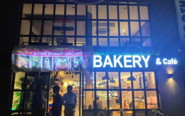 'Do You Have Any Muslim Employee?' Karachi Bakery's Manager Recalls Terrifying Encounter With