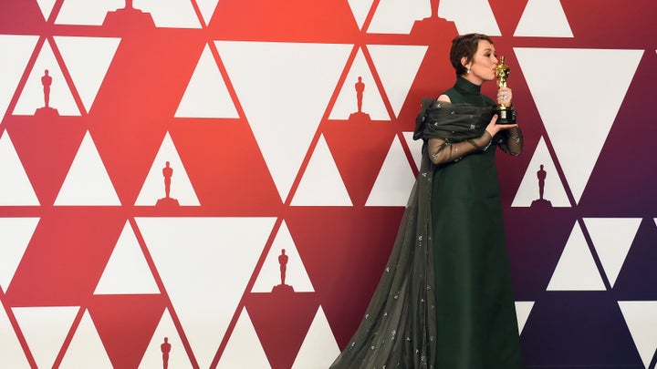 Olivia colman outlet dress oscar 2019