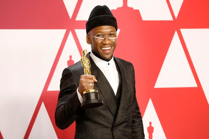 Mahershala Ali with his award for Best Actor in a Supporting Role for &ldquo;Green Book&rdquo; at the 91st Annual Academy Awa