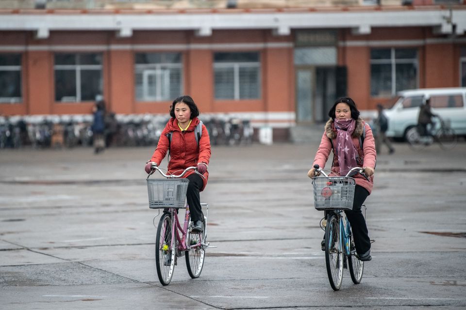 19 Photos That Show A Rare Glimpse Of North Korea Daily Life | HuffPost ...