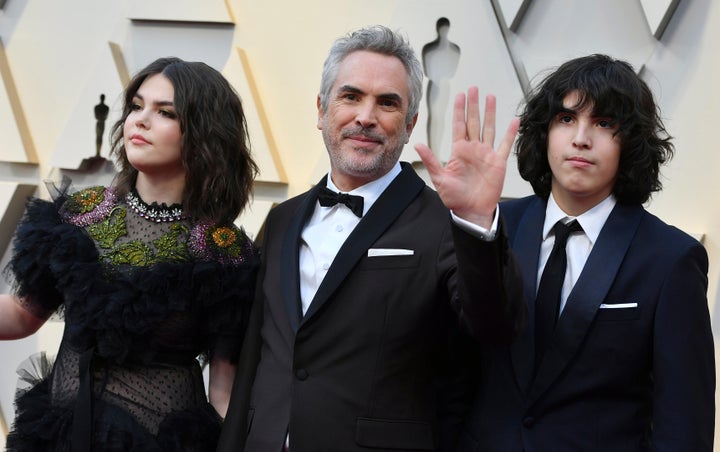 <strong>Alfonso</strong> <strong>Cuarón </strong>levou os dois filhos para o Oscar 2019.