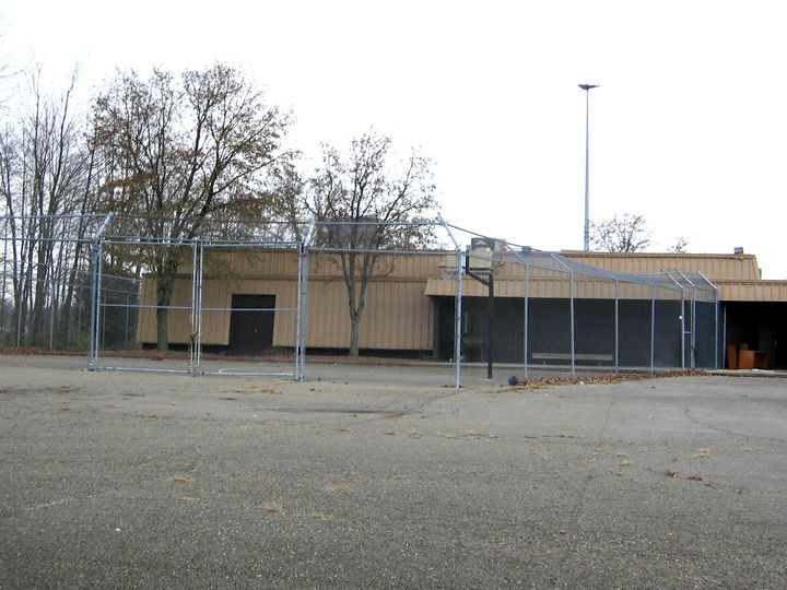 A former Straight Inc. warehouse, which was occupied by Straight spinoff program "Kids Helping Kids" when this photo was taken in 2005.