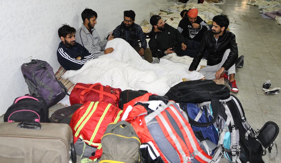 Gurdwaras in Mohali provide shelter to Kashmiri students fleeing from Dehradun.