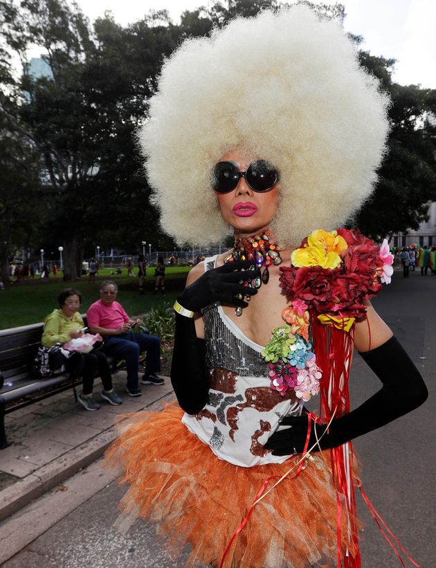 Εμφάνιση - έκπληξη της Κάιλι Μινόγκ στο Gay & Lesbian Mardi Gras του