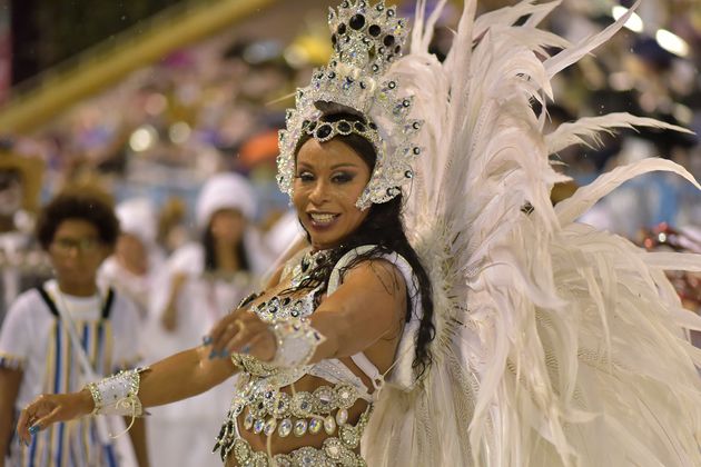 Βραζιλία: Το Καρναβάλι του Ρίο ξεκίνησε στη «σκιά» του