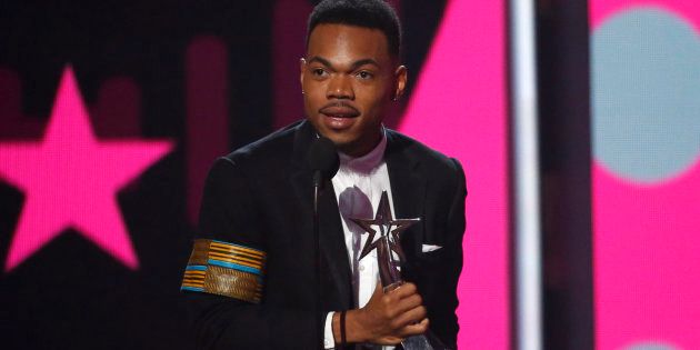 2017 BET Awards – Show – Los Angeles, California, U.S., 25/06/2017 - Chance the Rapper accepts the award for Best New Artist. REUTERS/Mario Anzuoni